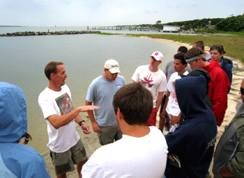 Dr. Jeff Buckel speaks with visitors to CMAST about estuarine ecology.